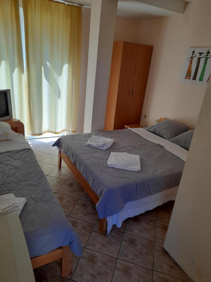 Bato Rooms Peštani Exteriör bild