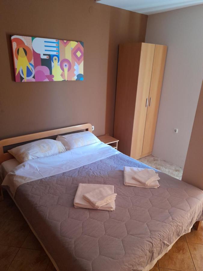 Bato Rooms Peštani Exteriör bild