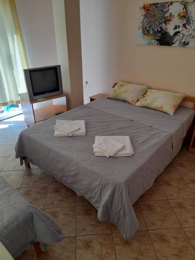 Bato Rooms Peštani Exteriör bild