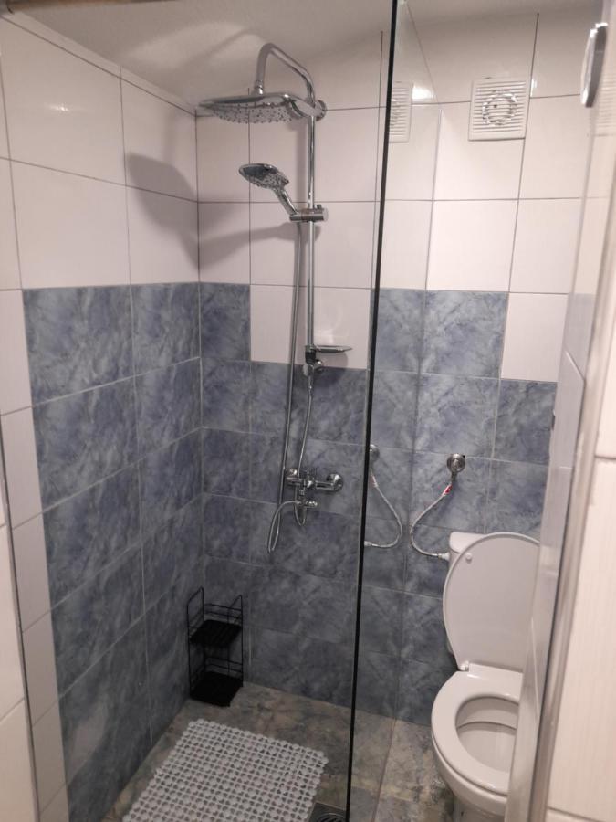 Bato Rooms Peštani Exteriör bild